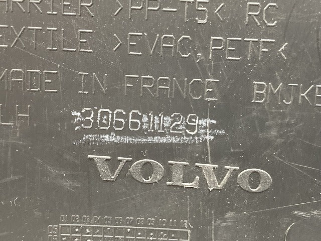 新品!S80 純正 左 リア フェンダー ライナー 30661129 30661129 ブラック ボルボ(147732)