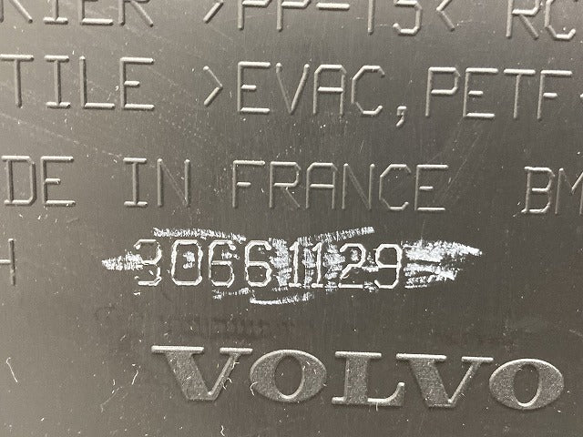 新品!S80 純正 左 リア フェンダー ライナー 30661129 30661129 ブラック ボルボ(147733)