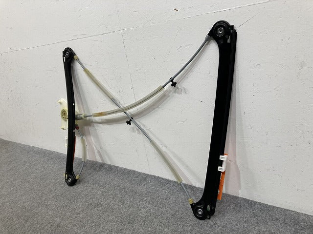 新品!A3 8P系 純正 右 フロント ドア レギュレーター/電動パワーウィンドウレギュレーター 8P3.837.462C 8P3837462C アウディ(147734)