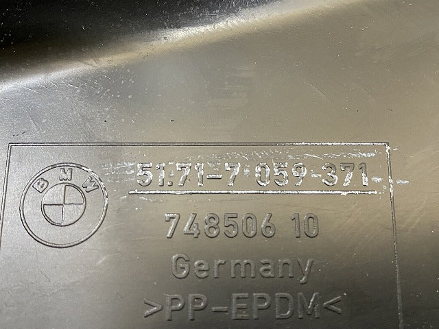 新品!1シリーズ E81/E87 純正 左 フロント フェンダー ライナー 後側 51.71-7 059 371 51717059371 素地 BMW(147740)