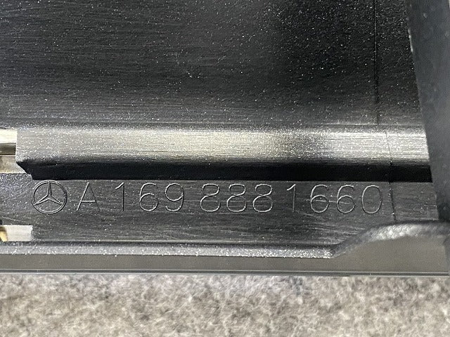 新品!Aクラス W169 純正 フロント グリル/ラジエーターグリル A169 888 1660 A1698802183 シルバー ソリッド メルセデスベンツ(147744)