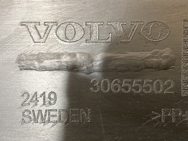 新品!V70/XC70 SB系/DB系 純正 フロント バンパー ブラケット 30655502 V30655502 素地 ボルボ(147749)