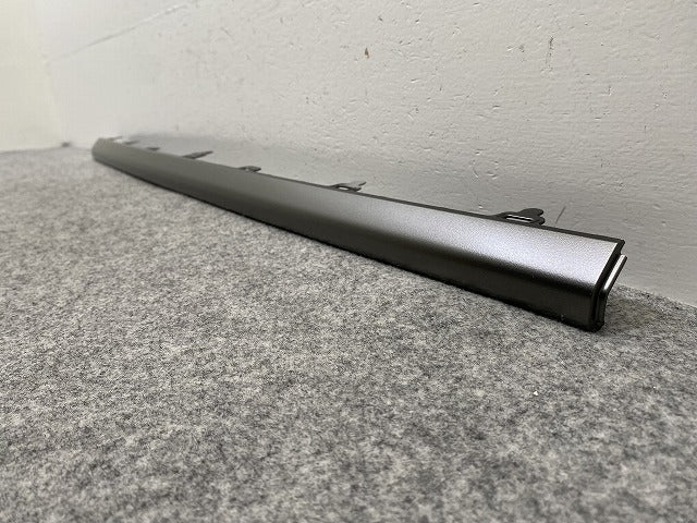 新品!カローラ クロス ZSG10/MXGA10/ZVG11/ZVG15/ZVG13/ZVG16 純正 リア バンパー モール 52151-16100 シルバー ソリッド トヨタ(147753)