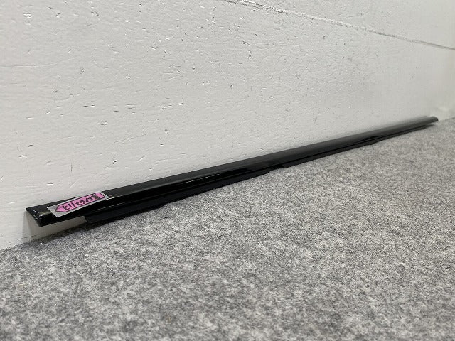 新品!3シリーズ E46 純正 左 リア ドア ベルトモール 51347890693 ブラック ソリッド BMW(147761)