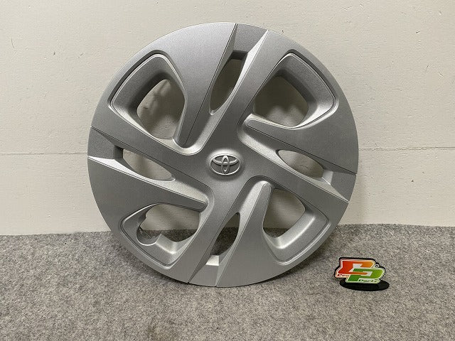 アクア/AQUA MXPK10/MXPK11 純正  ホイールキャップ 42602-52710 シルバー メタリック トヨタ(147777)