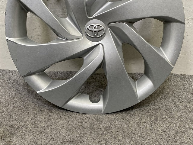 ヤリス KSP210/MXPA10/MXPA15/MXPH10/MXPH15 MXPH14/MXPH17  ホイールカバー/ホイールキャップ 42602-K0010 シルバー(147778)