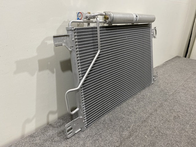 新品!Cクラス W203 純正  コンデンサー 001-10-16680 2035000854 メルセデスベンツ(147795)