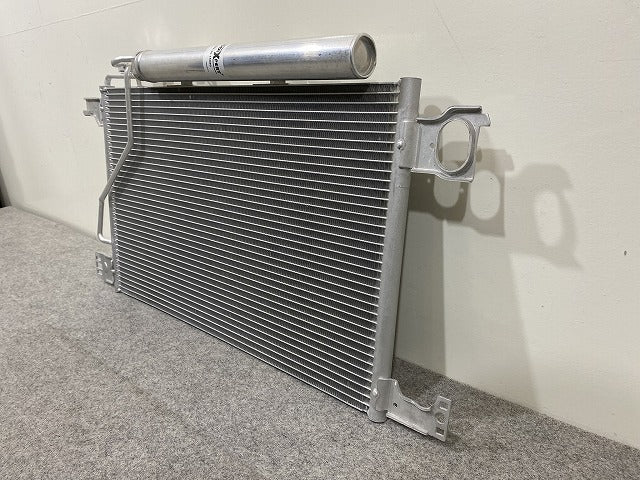 新品!Cクラス W203 純正  コンデンサー 001-10-16680 2035000854 メルセデスベンツ(147795)