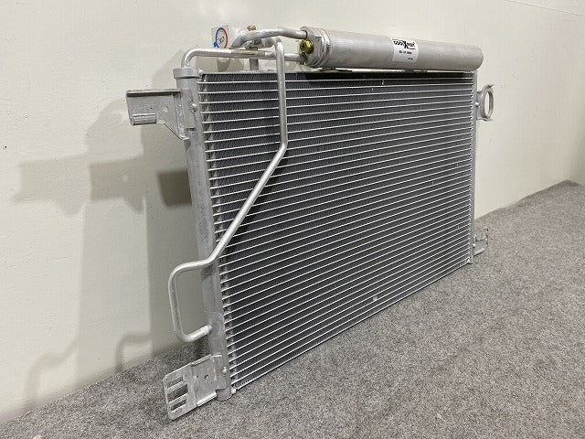 新品!Cクラス W203 純正  コンデンサー 001-10-16680 2035000854 メルセデスベンツ(147797)