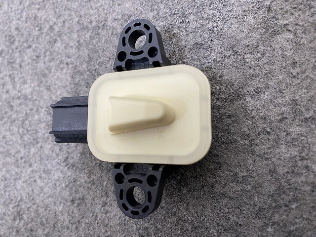 新品!XC60 純正  エアーバッグ センサー 314 71 578 V31476970 ボルボ(147801)