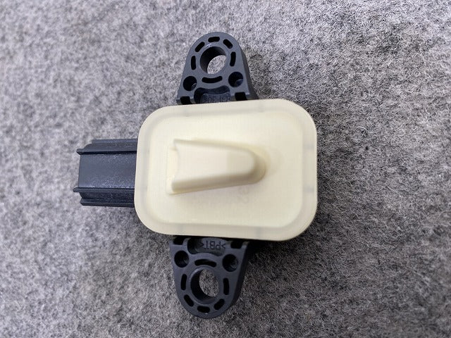 新品!XC60 純正  エアーバッグ センサー 314 71 578 V31476970 ボルボ(147802)