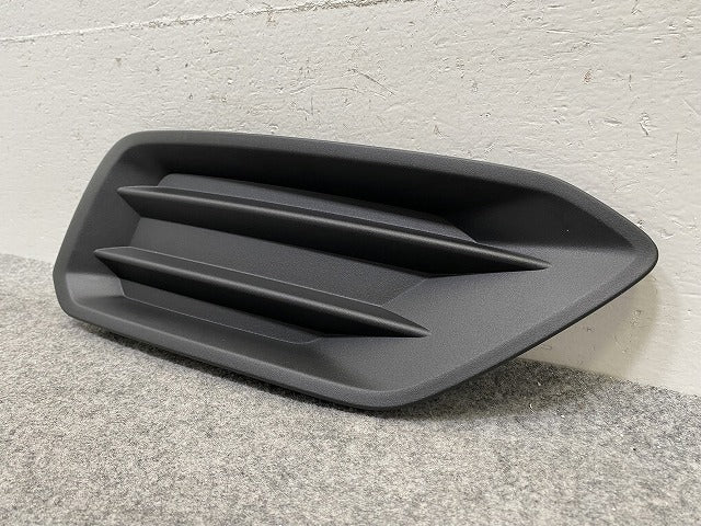 新品!XC40 XB系 純正 右 フロント バンパー グリル 31407950 V31407950 素地 ボルボ(147811)