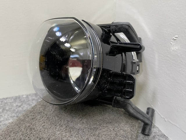 新品!7シリーズ E65/E66 純正 右 フォグランプ/フォグライト ハロゲン ZKW 110328 63176943416 BMW(147817)