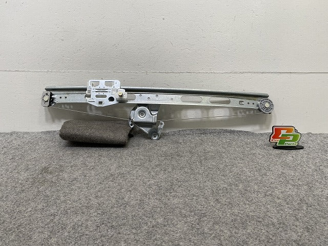 新品!Aクラス W168 純正 右 フロント ドア ウィンドウ レギュレーター A1687201246 メルセデスベンツ(147820)