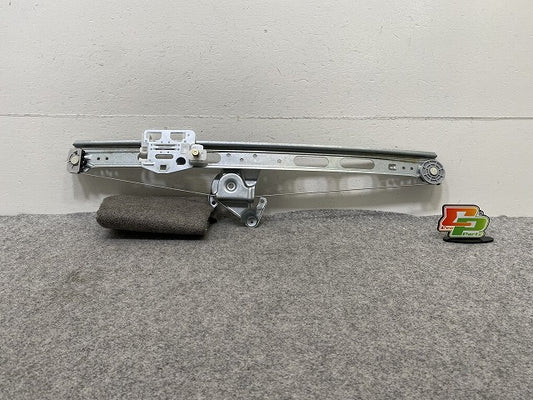 新品!Aクラス W168 純正 右 フロント ドア ウィンドウ レギュレーター A1687201246 メルセデスベンツ(147820)