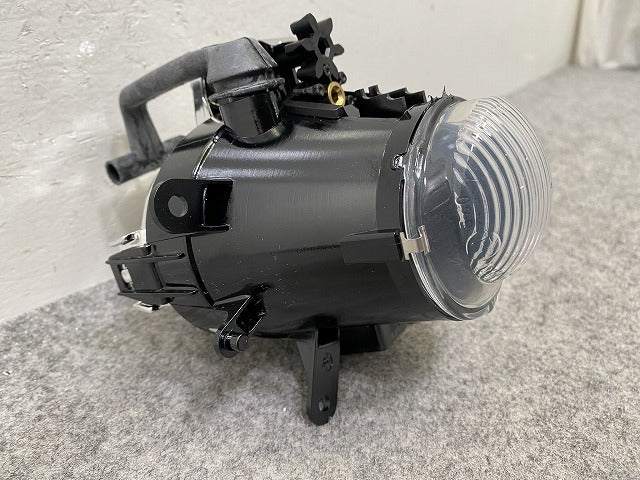 新品!3シリーズ E46 純正 フォグランプ/フォグライト ハロゲン ZKW 1NA 354 695 001 1NA354695001 BMW(147822)