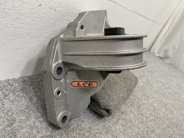 新品!S80/XC90 純正  エンジンマウント 13541 V8671633 ボルボ(147826)