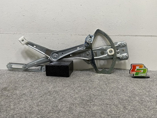 新品!Cクラス W202/1995-2000 純正 右 フロント ドア ウィンドウ レギュレーター W202/R170 A2027201646 メルセデスベンツ(147833)
