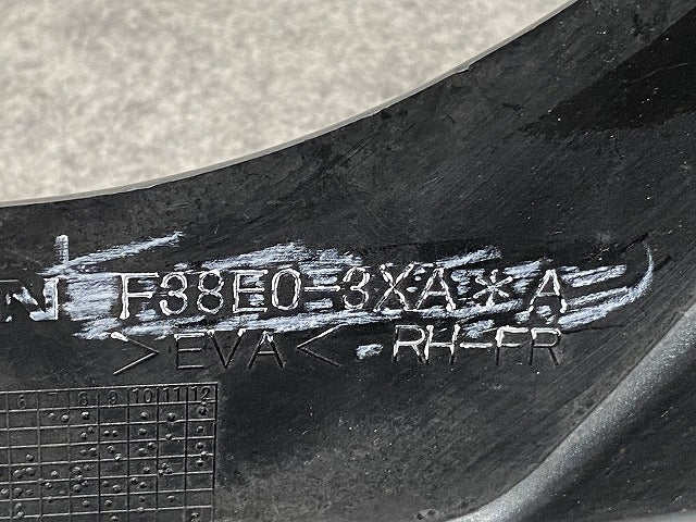 キャラバン NV350 E26 純正 左 フロント マッドガード F38E0-3XA*A ディープフォレスト DAR 日産(147838)