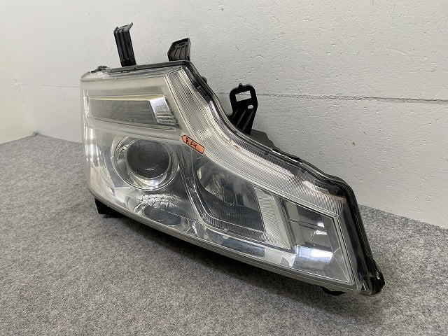 ステップワゴン スパーダ/RK5/RK6 純正 右 ヘッドライト/ランプ キセノン HID AFS無 レベライザー 刻印J2 100-62075 33101-SZW-J21(147865)