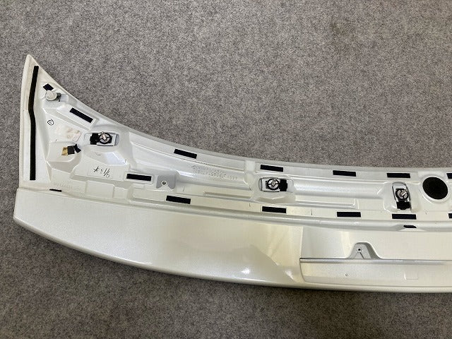 プリウス 50系/ZVW50/ZVW51/ZVW55 リア ルーフスポイラー/ウイング 76085-47080/76871-47070 ホワイトパールクリスタル 070 トヨタ(147866)