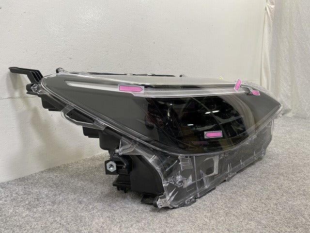 ヤリスクロス MXPB10/MXPB15/MXPJ10/MXPJ15 純正 右 ヘッドライト/ランプ LED レベライザー 刻印B2 KOITO 52-325 81110-52N21(147867)