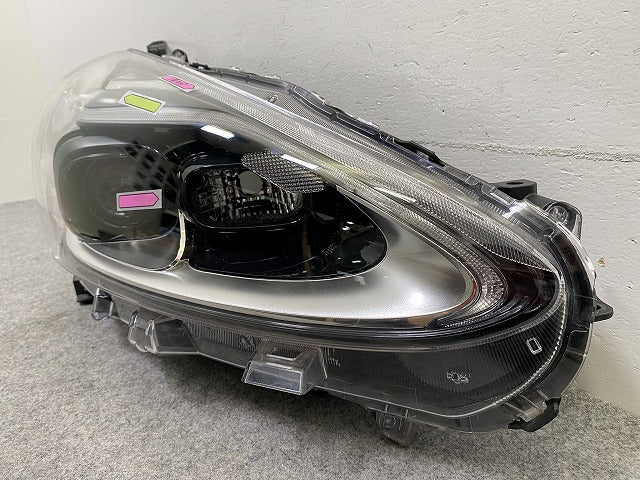 シエンタ 170系/NSP170G/NCP175G/NHP170G 純正 後期 右 ヘッドライト/ランプ LED レベライザー 刻印33 52-317 81130-52N00 トヨタ(147870)