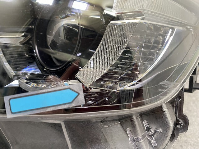 CX-3/CX3 DK/DK5FW/DK5AW 純正 後期 左 ヘッドライト/ランプ LED 刻印ア KOITO 100-65115 D24J 51 040E マツダ(147872)