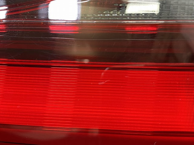 ノア NOAH 90系/MZRA90W/MZRA95W/ZWR90W/ZWR95W 純正 右 テールランプ/ライト/レンズ LED 刻印HR KOITO V1-7 81580-V1020(147877)