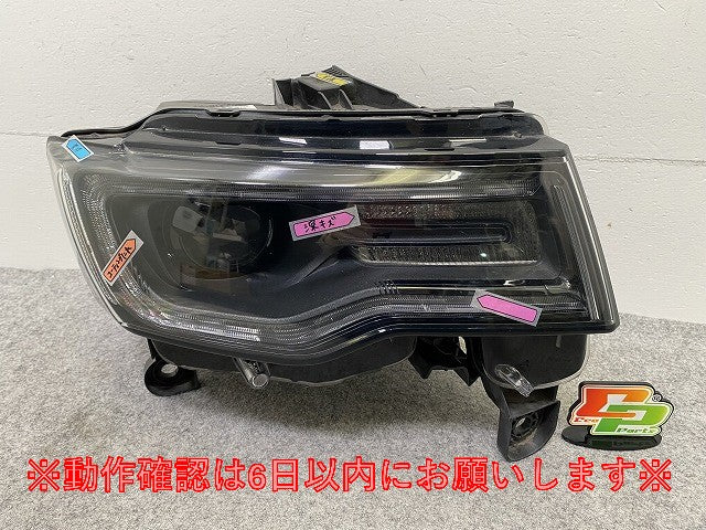 ジープ/グランドチェロキー WK64 純正 右 ヘッドライト/ランプ LED VALEO T77604B クライスラー(147885)