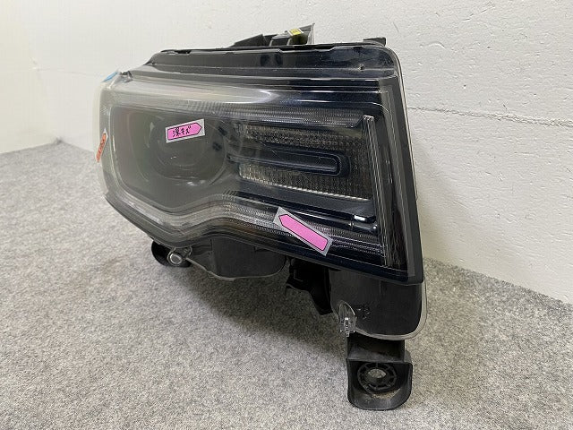 ジープ/グランドチェロキー WK64 純正 右 ヘッドライト/ランプ LED VALEO T77604B クライスラー(147885)