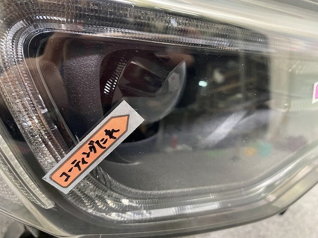ジープ/グランドチェロキー WK64 純正 右 ヘッドライト/ランプ LED VALEO T77604B クライスラー(147885)