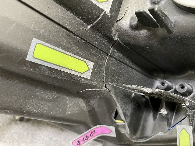 ジャンク!ヤリスクロス MXPB10/MXPB15/MXPJ10/MXPJ15 純正 左 ヘッドライト/ランプ LED レベライザー 刻印B2 KOITO 52-325 トヨタ(147886)