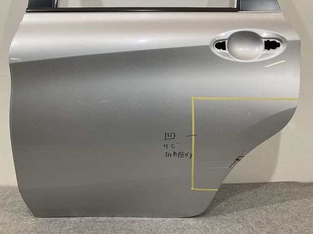 ノート/NOTE E12/NE12 e-POWER/HE12/SNE12 純正 左 リア ドア バイザー付 ブリリアントシルバーメタリック K23 日産(147890)