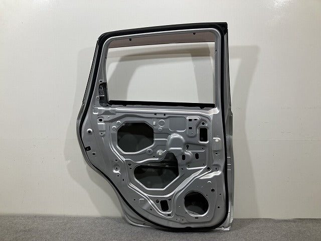 ノート/NOTE E12/NE12 e-POWER/HE12/SNE12 純正 左 リア ドア バイザー付 ブリリアントシルバーメタリック K23 日産(147890)