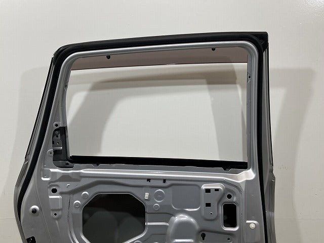 ノート/NOTE E12/NE12 e-POWER/HE12/SNE12 純正 左 リア ドア バイザー付 ブリリアントシルバーメタリック K23 日産(147890)