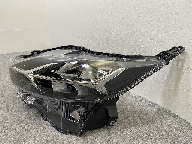 デイズ ハイウェイスター B44W/B45W/B47W/B48W 純正 左 ヘッドライト/ランプ レベライザーLED 刻印B KOITO 100-23776 日産(146796)