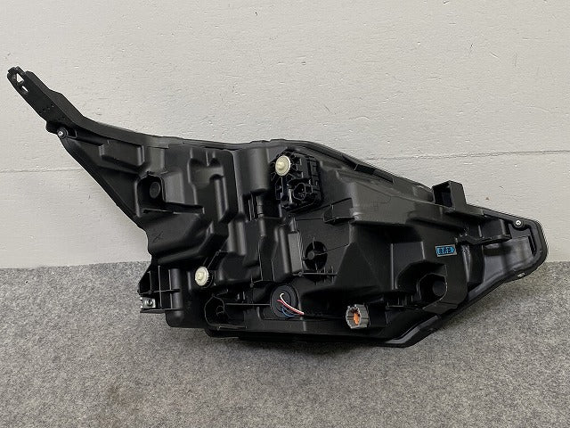 デイズ ハイウェイスター B44W/B45W/B47W/B48W 純正 左 ヘッドライト/ランプ レベライザーLED 刻印B KOITO 100-23776 日産(146796)