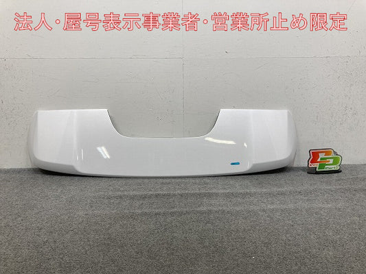 新車取り外し!ランドクルーザー/ランクル FJA300W/VJA300W 純正 リア ルーフスポイラー/ウイング 76085-60130/1 パールホワイト (147931)