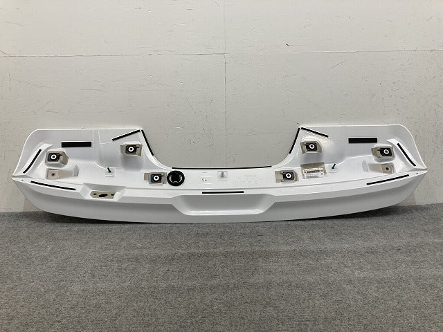 新車取り外し!ランドクルーザー/ランクル FJA300W/VJA300W 純正 リア ルーフスポイラー/ウイング 76085-60130/1 パールホワイト (147931)