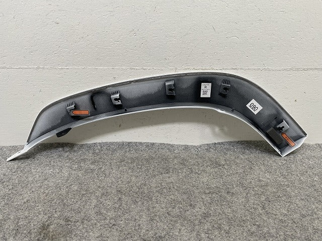 新車取り外し!ランドクルーザー/ランクル FJA300W/VJA300W 純正 右 リア フェンダーアーチモール 75077-60060/1/2(147933)