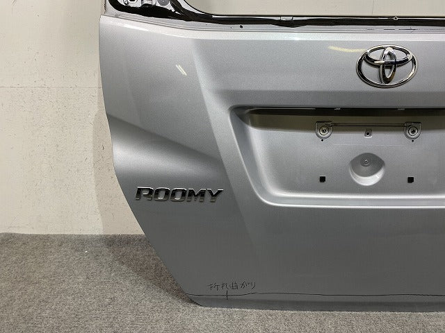 ルーミー/タンク/トール M900A/M910A/M900S/M910S 純正 リアゲート 内張り付 67149-B1170 / 6714 9M 170 ブライトシルバー(147937)