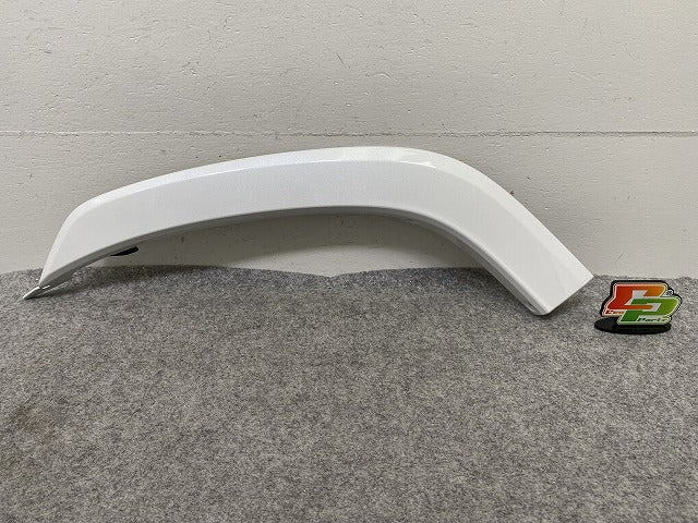 新車取り外し!ランドクルーザー FJA300W/VJA300W 純正 左 リア フェンダー モール 75078-60060/1/2 プレシャスホワイトパール(147939)
