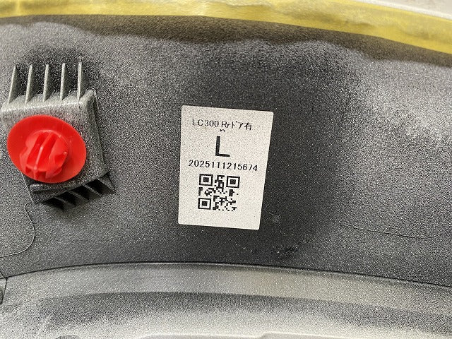 新車取り外し!ランドクルーザー FJA300W/VJA300W 純正 左 リア フェンダー モール 75078-60060/1/2 プレシャスホワイトパール(147939)