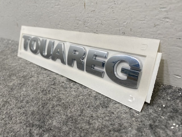 新品!トゥアレグ 7L系 純正 リア エンブレム/オーナメント 7L6 853 687 739 7L6853687739 フォルクスワーゲン(147941)