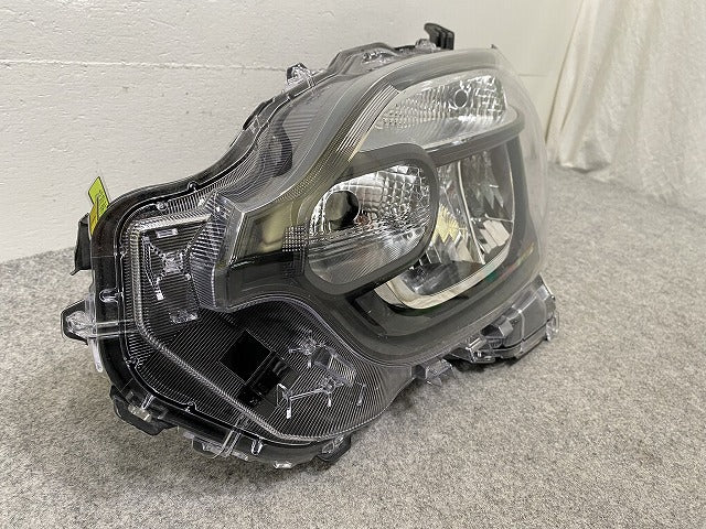 シエンタ MXPC10G ハイブリッド/MXPL10G/MXPL15G 純正 左 ヘッドライト/ランプ LED レベライザー 刻印S4 KOITO 52-339 トヨタ(147944)