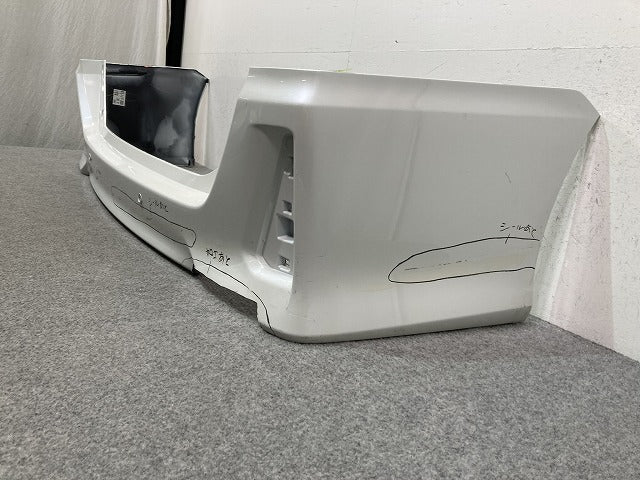 ヴォクシー/ノア Si/ZS 80系/ZRR80W/ZRR85W 純正 リア バンパー 52159-28630/28720 ホワイトパールクリスタルシャイン 070 トヨタ(147957)