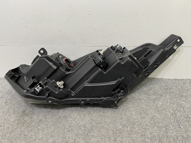 ヴェゼル/VEZEL ハイブリッド RU1/RU2/RU3/RU4 純正 前期 右 ヘッドライト/ランプ LED レベライザー 刻印4 KOITO 100-62164 ホンダ(147958)