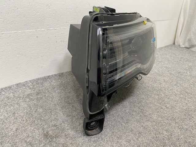 ジープ/グランドチェロキー WK36 純正 後期 左 ヘッドライト/ランプ LED VALEO T77607B クライスラー(147961)