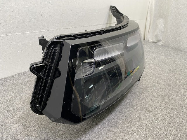 ジャンク!フリード GT1/GT2/GT3/GT4/GT5/GT6/GT7/GT8 純正 左 ヘッドライト/ランプ レベライザーLED 刻印J0 STANLEY W7390 ホンダ(147973)